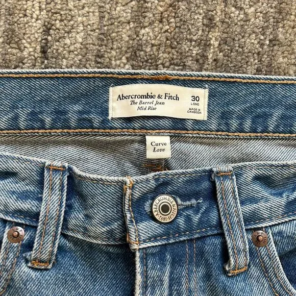 Abercrombie and Fitch Curve Love Mid Rise Barrel Jean,  30 Long - Picture 6 of 10
